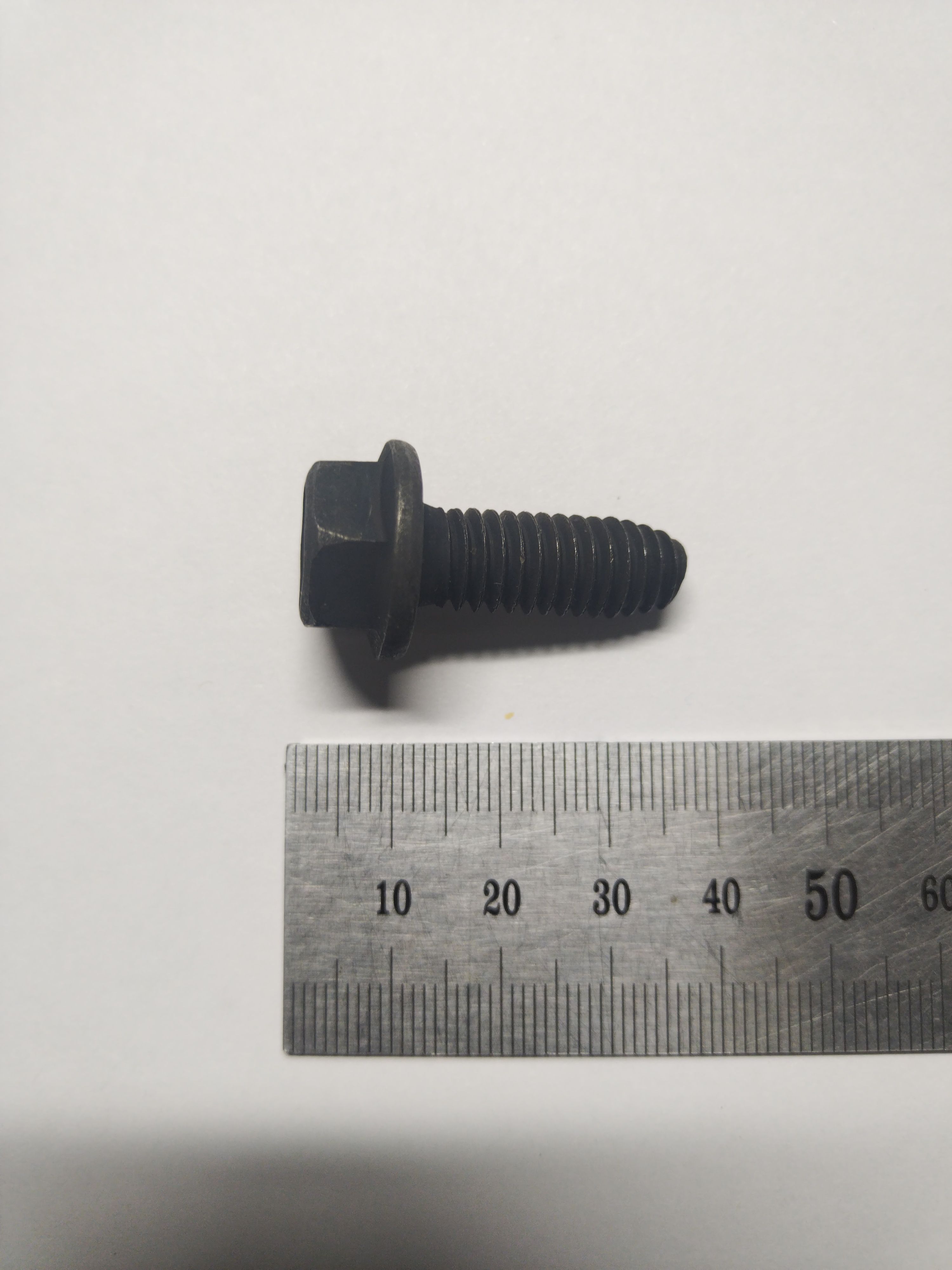 болт крепления двигателя LG-810