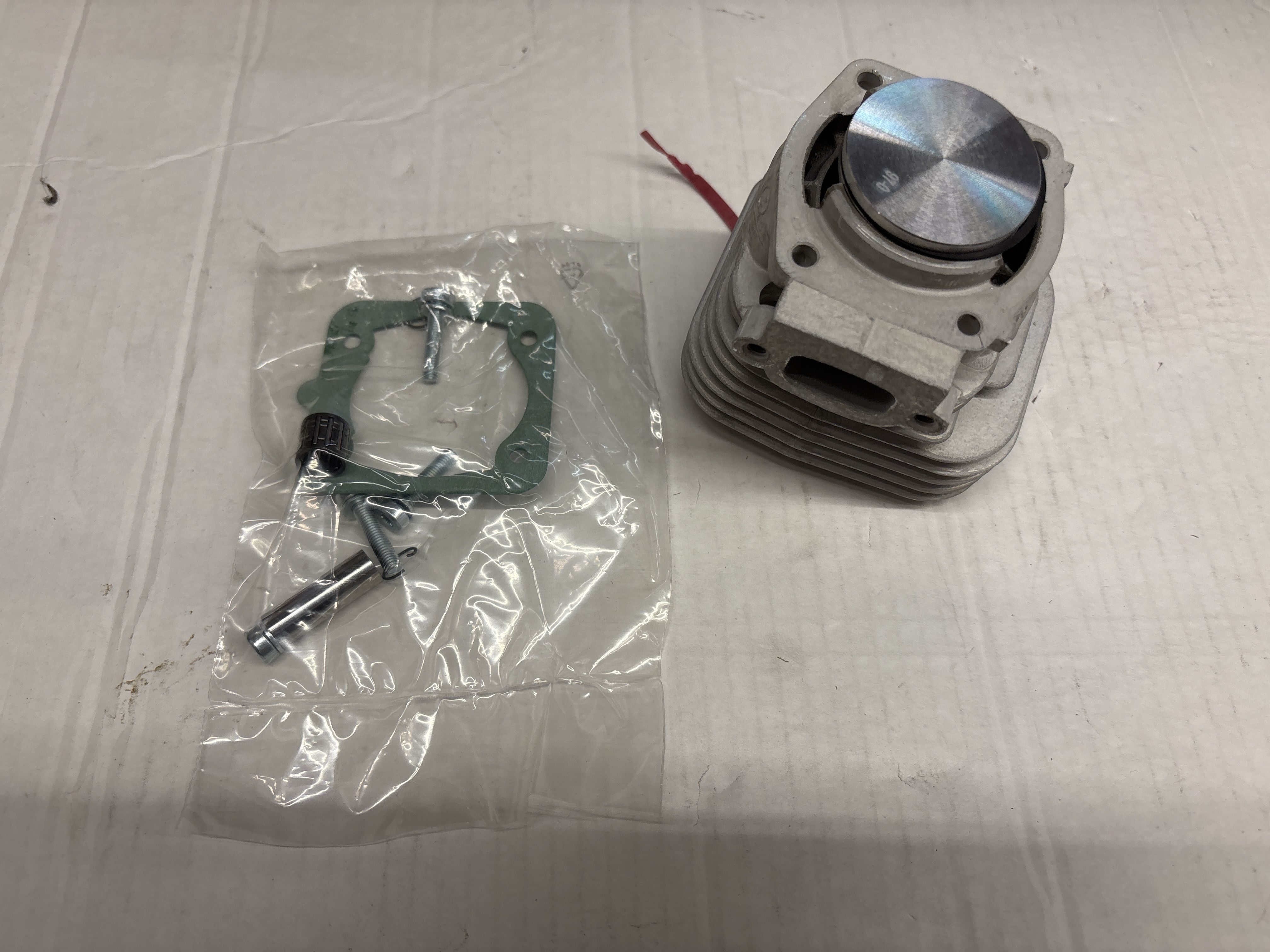 цилиндр с поршнем в сб. DCS4630