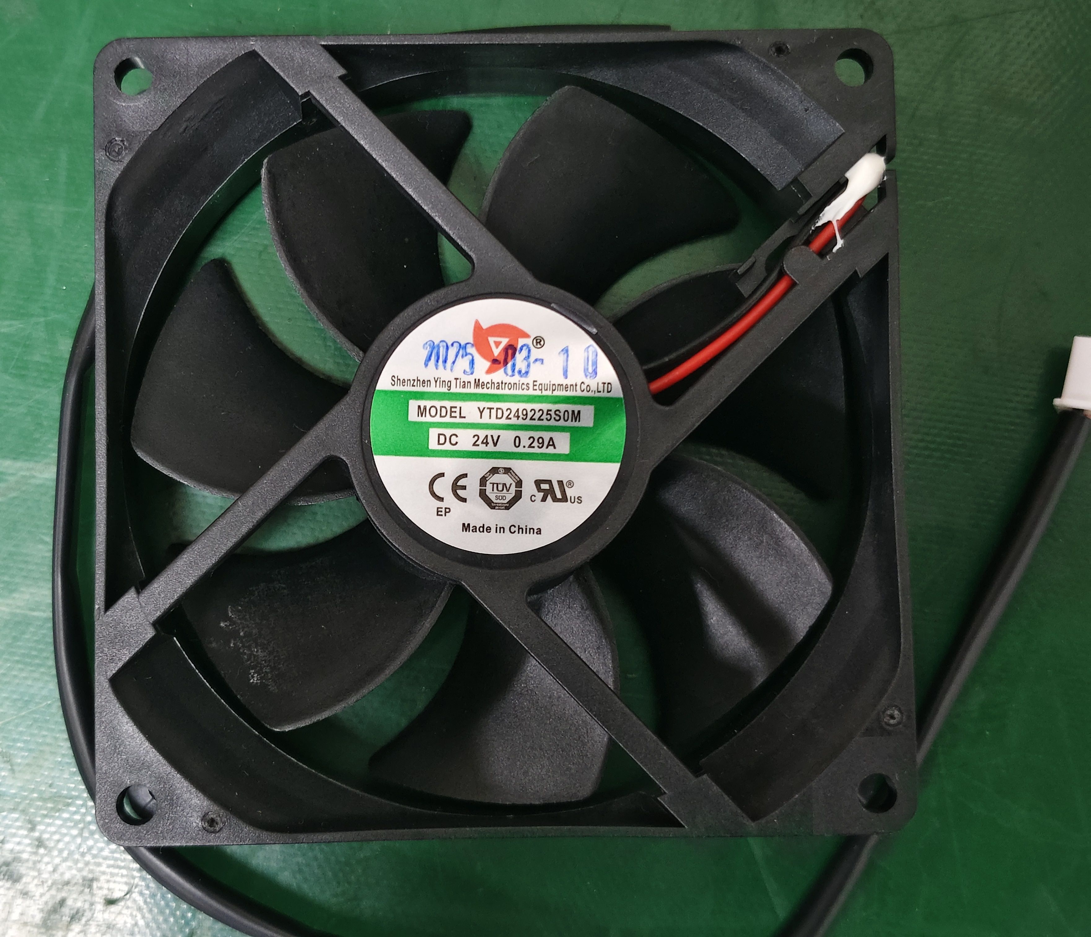 вентилятор TIG-225P ACDC (92*92*25 24V 0,29A)
